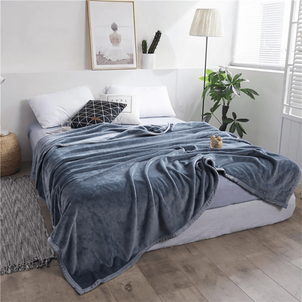 Ultra Soft & Cozy Fleece Blanket – Grey — view 2